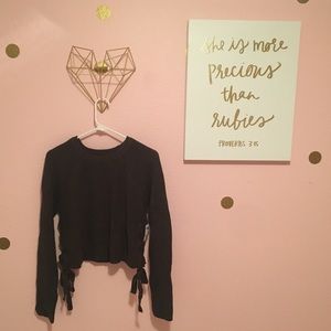 Army green knit sweater with ties